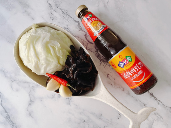 凉拌木耳卷心菜