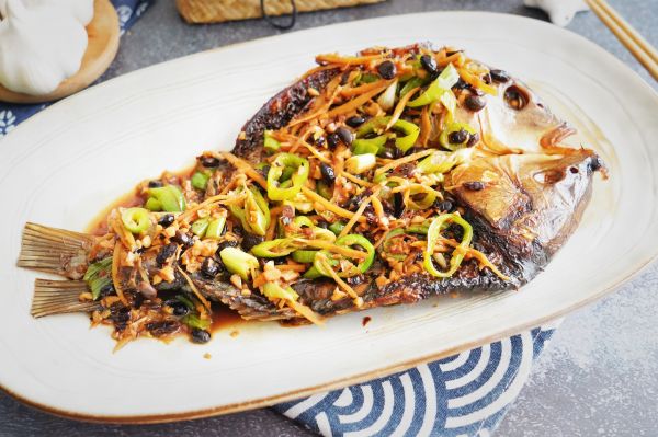 豉油焖烧鲫鱼干