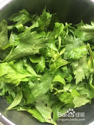 健康养生佳品蒸芹菜叶~的做法