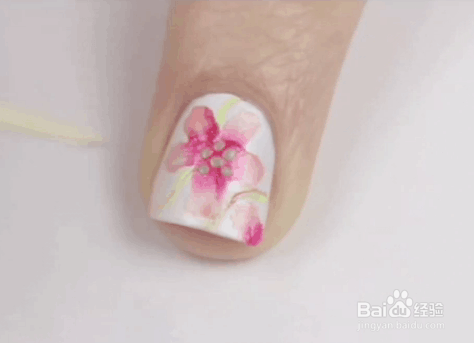 晕染花朵水彩美甲，自己在家就能做