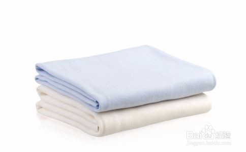 黑眼圈是热敷好还是冷敷好呢