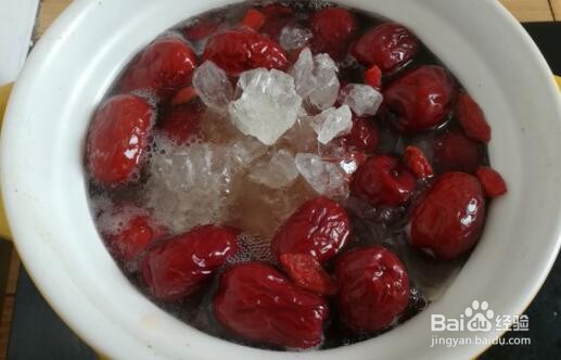 养生银耳红枣羹