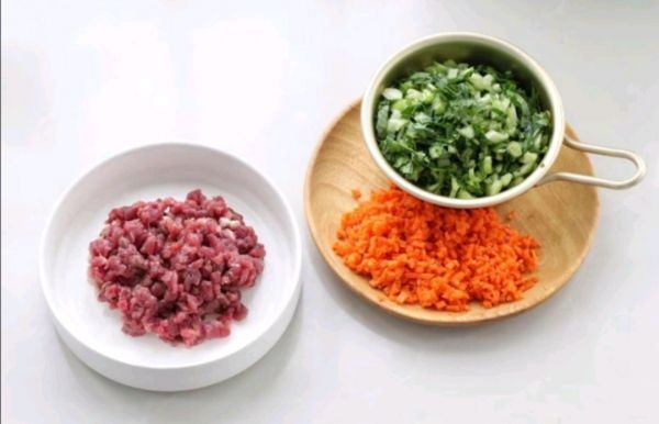 藜麦牛肉蔬菜饭团