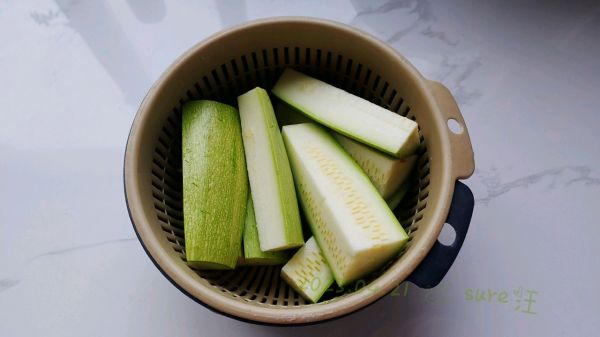 椒蒜肉酱笋瓜条