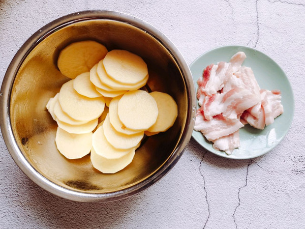 川味干锅土豆五花肉