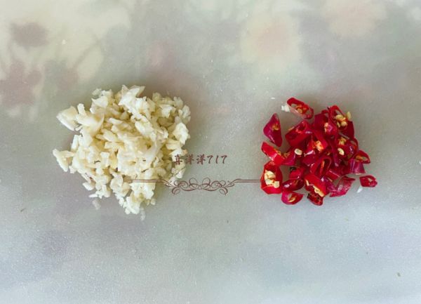 捞汁黄瓜松花蛋