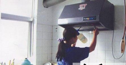 三个妙招让你轻松清洗油烟机