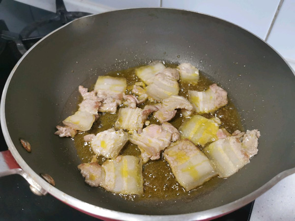 苦瓜炒五花肉片