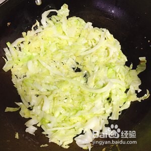 怎么做卷心菜粉丝炒鸡蛋