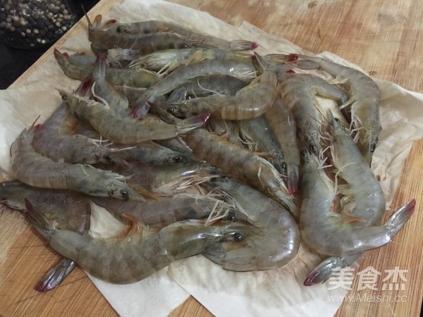 椒盐鲜露虾的做法