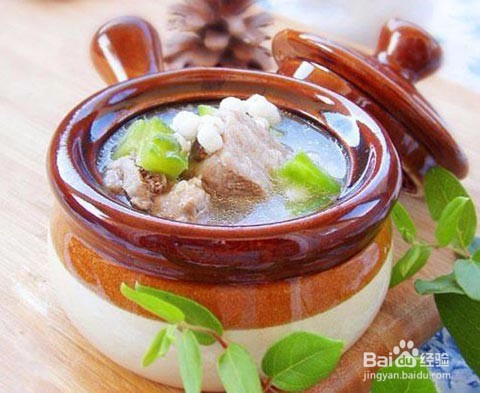 夏天降暑必备--苦瓜玉米排骨汤