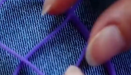 如何在车里妙用皮筋放置手机?