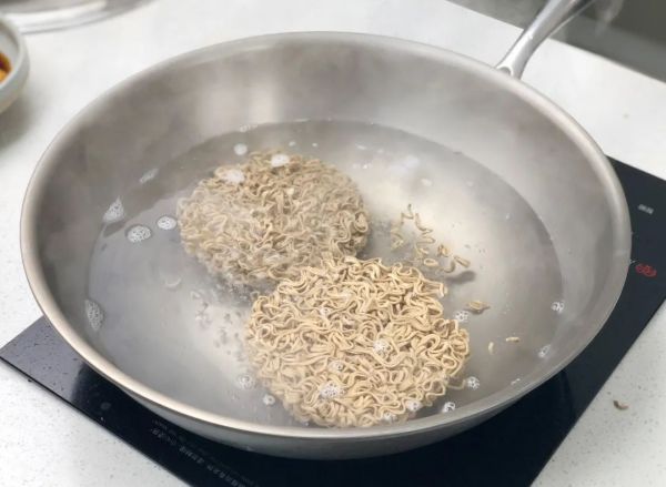 虾仁葱油荞麦面