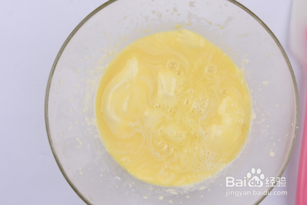 如何自制美味的黑白巧克力慕斯蛋糕？