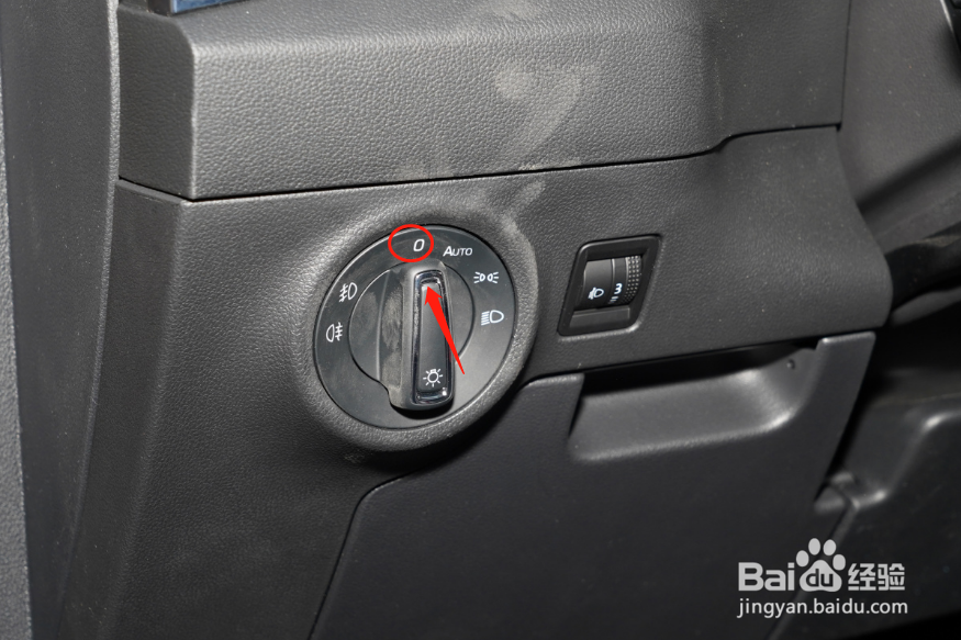 斯柯达柯珞克汽车灯光怎么调节