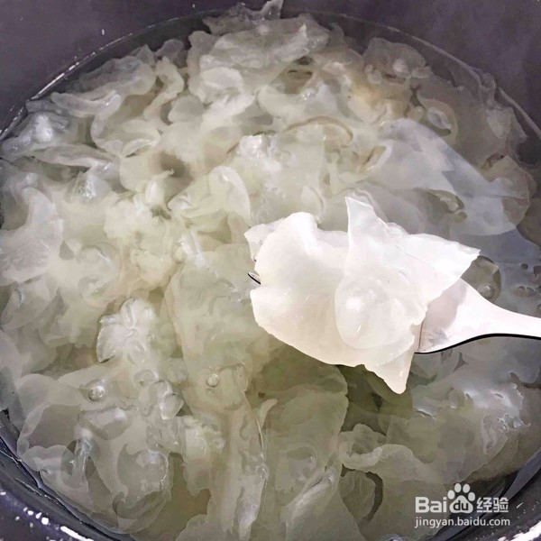 养生红枣苹果银耳羹