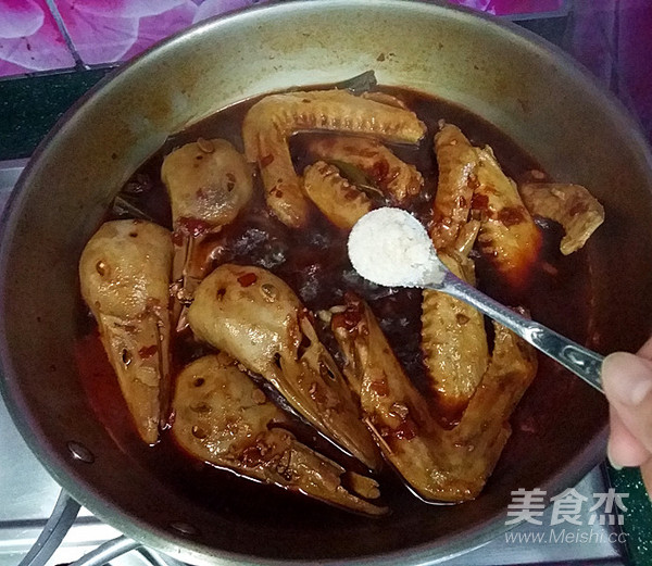 酱香鸭头与鸭翅