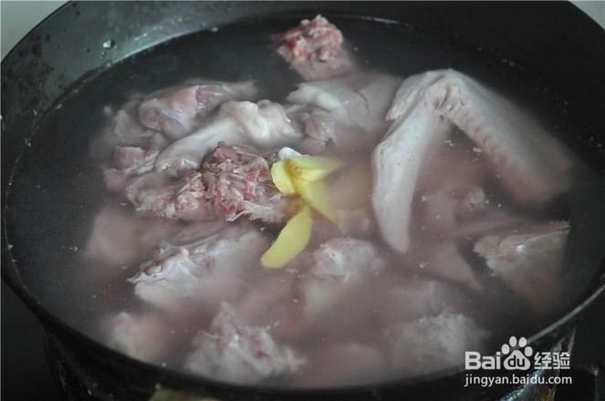 如何在家就能简单制作一份魔芋烧鸭呢？