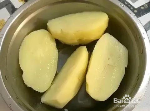 面包糠香酥薯饼