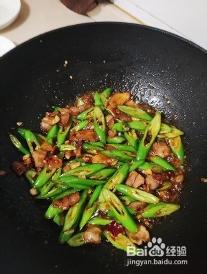 农家小炒肉是非常下饭的一道菜