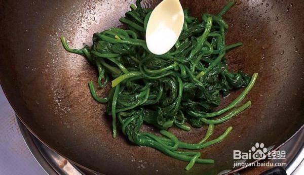 金银蛋浸菠菜