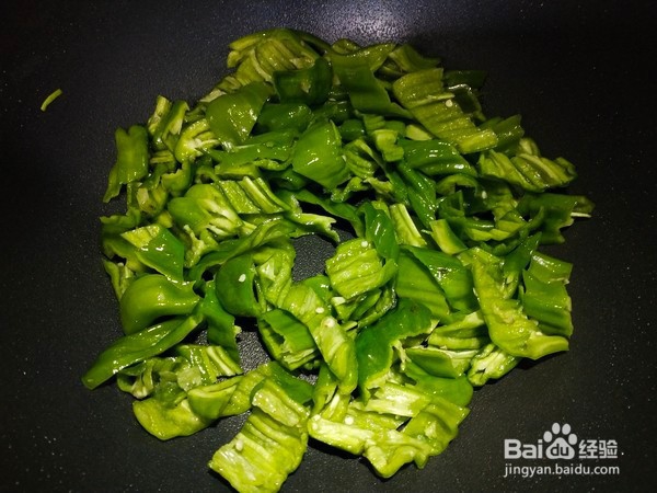 如何做美味的青椒炒肉丝