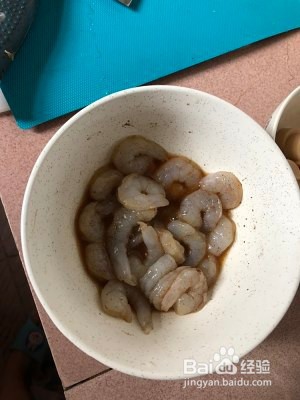 食补养生玉米豌豆炒虾仁的做法
