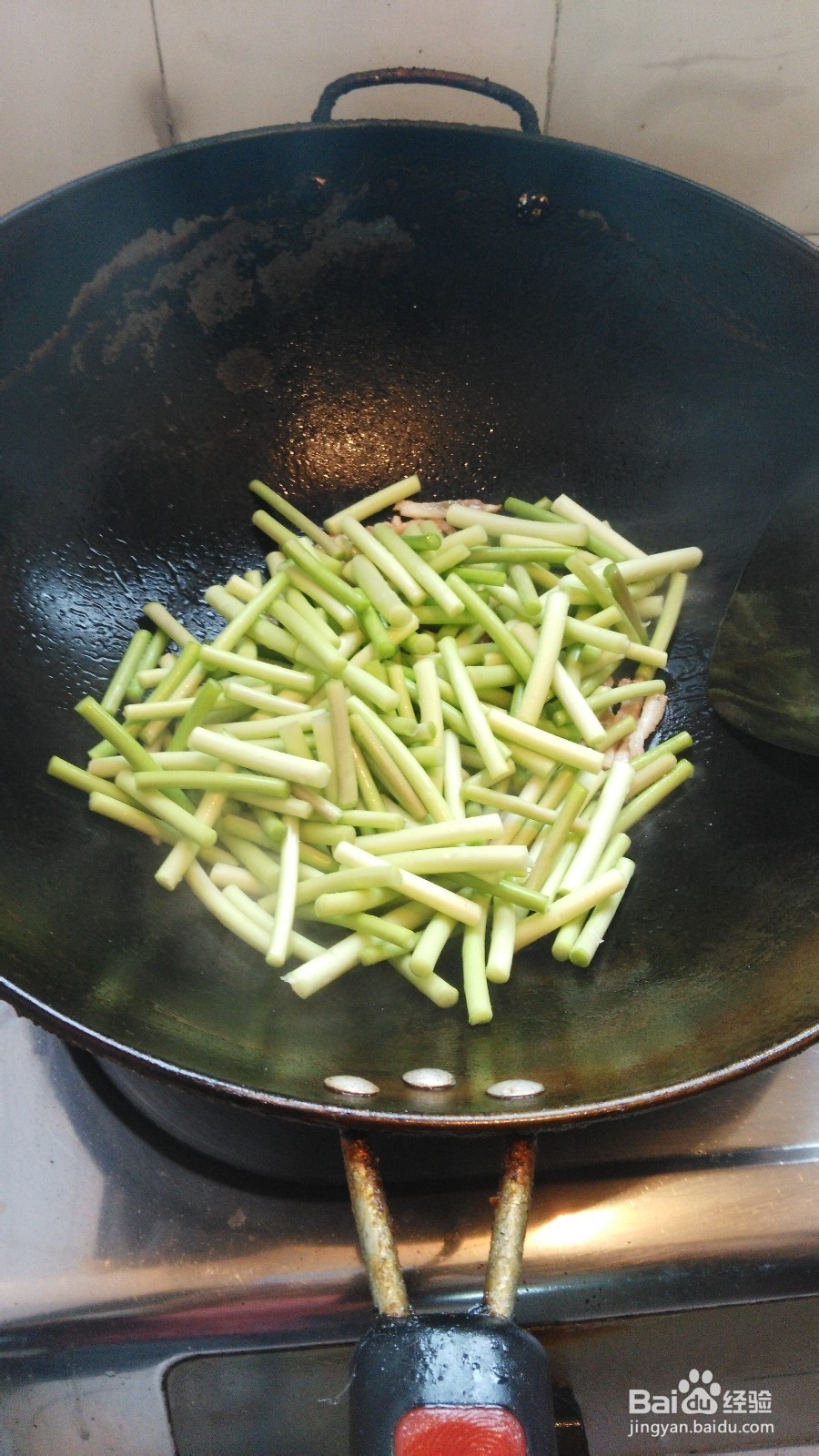 怎样做肉条炒蒜苔好吃？