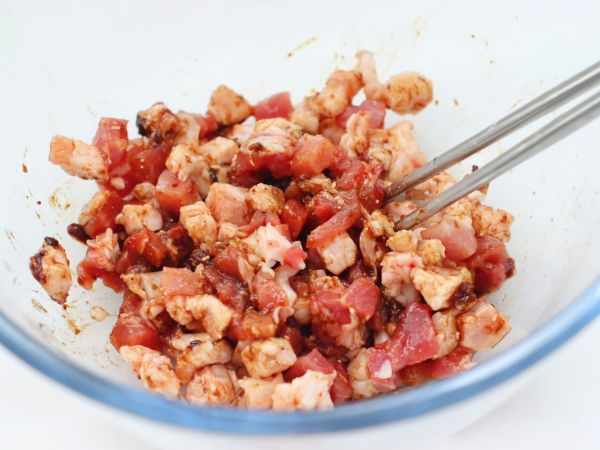 槐花虾仁酱肉包