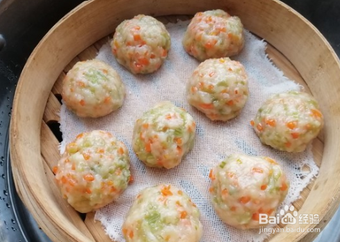 胡萝卜蔬菜蒸丸子