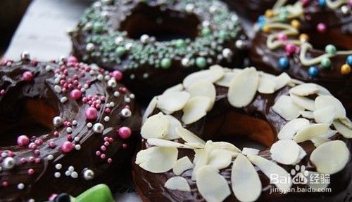 姜哥私房菜——巧克力甜甜圈