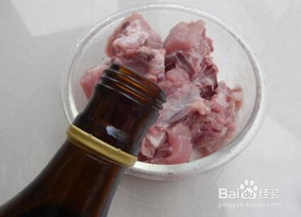 如何做出美味的莲藕炖排骨