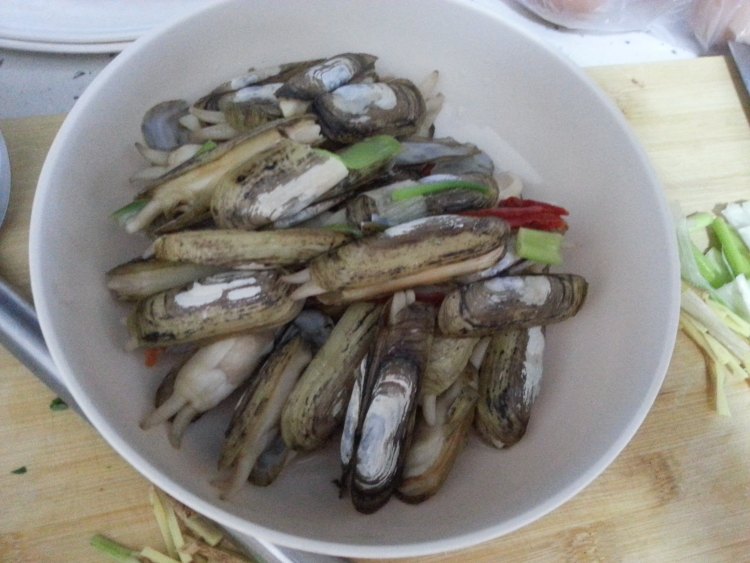 教你做辣炒小人仙，真是难得的美味