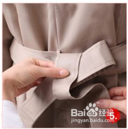 皮衣腰带怎么系才能好看