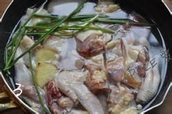 每日美食-香菇炖鸡汤的做法
