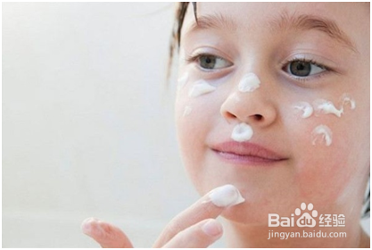 婴儿湿疹怎么办？其实大部分湿疹只需要润肤剂！