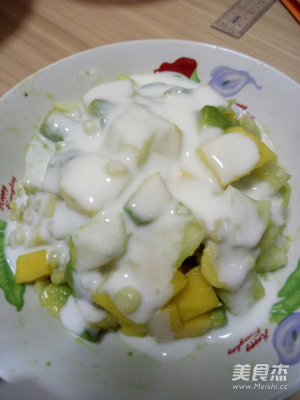 牛油果水果沙拉