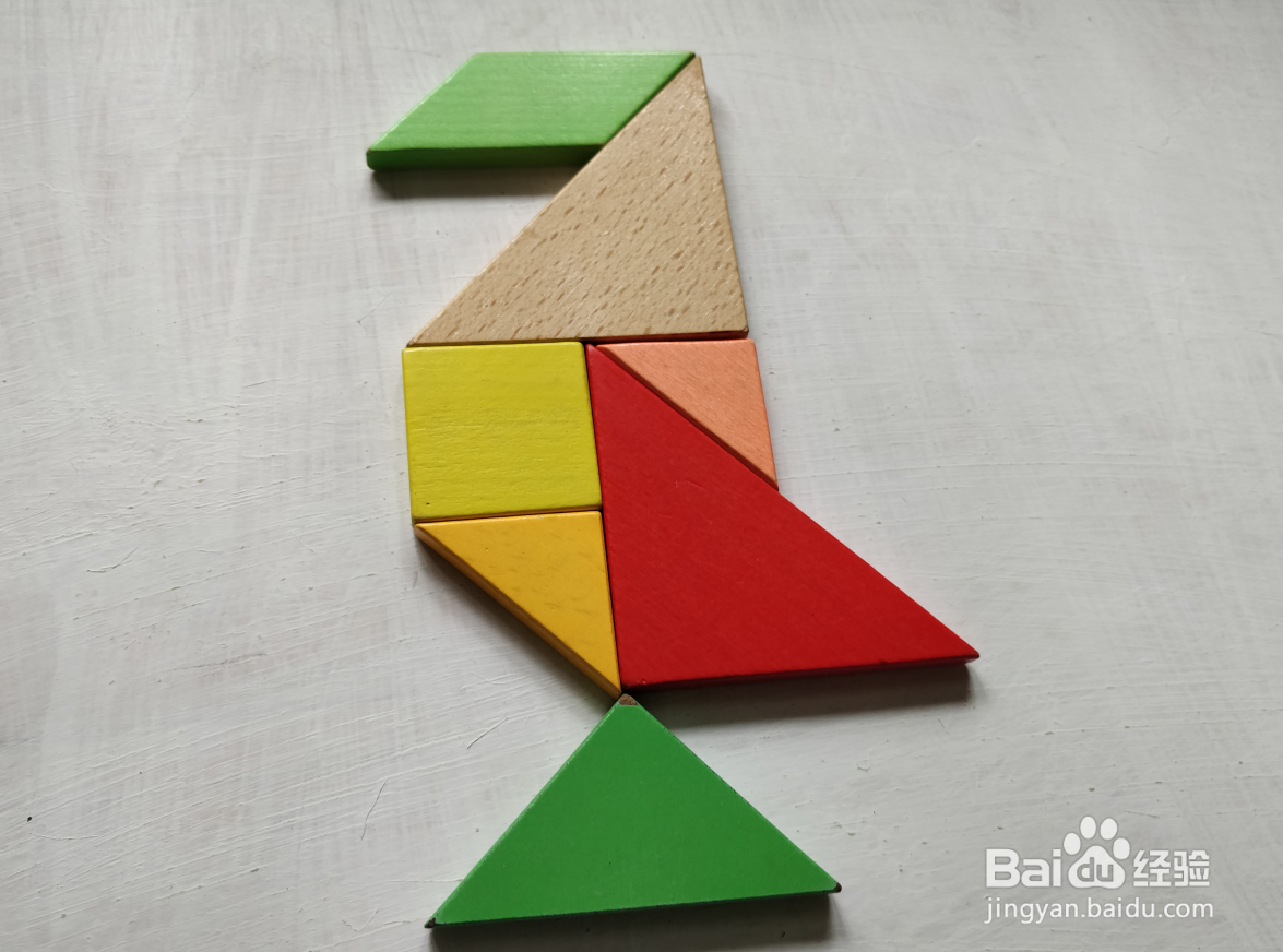 用七巧板如何拼一只站着休息的海鸥?