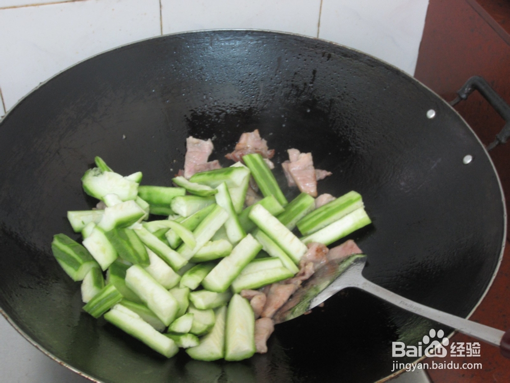 蒜香丝瓜炒肉片