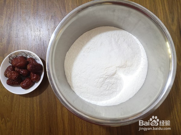 如何做出松软美味的红枣花馒头