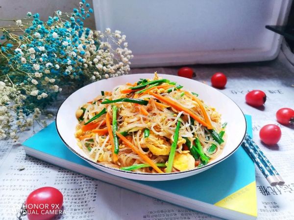 韭菜豆芽炒粉丝