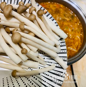 怎么制作嫩豆腐泡菜牛肉锅