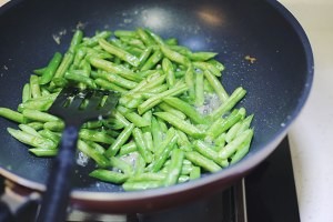 健康养生佳品四季豆龙利鱼的做法