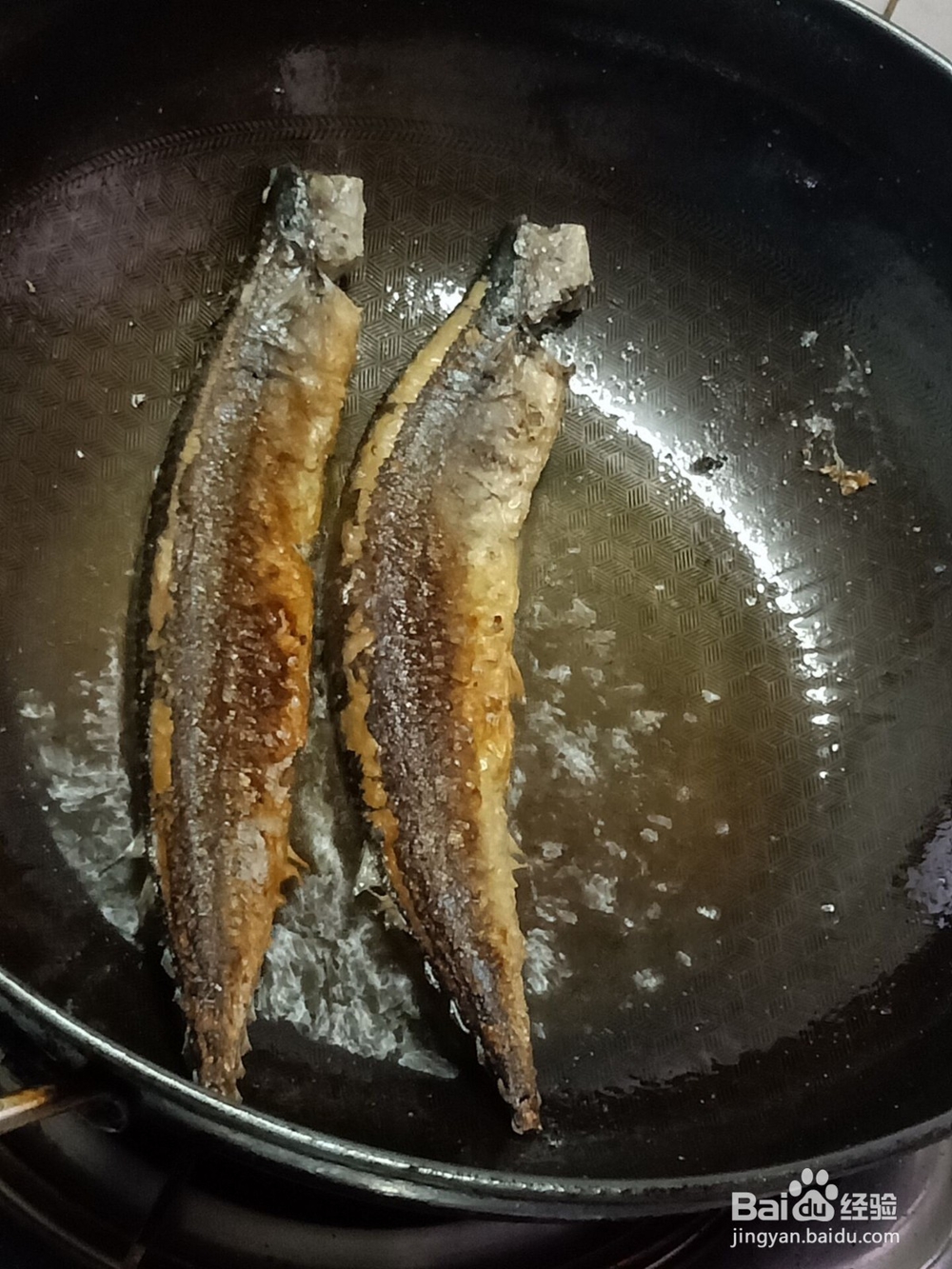 油煎香辣秋刀鱼怎么做