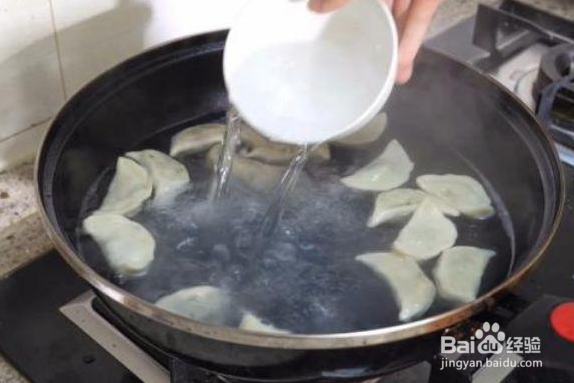 如何正确煮冻饺子