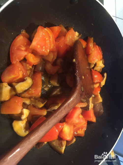 小孩子超喜欢的西红柿炒香菇