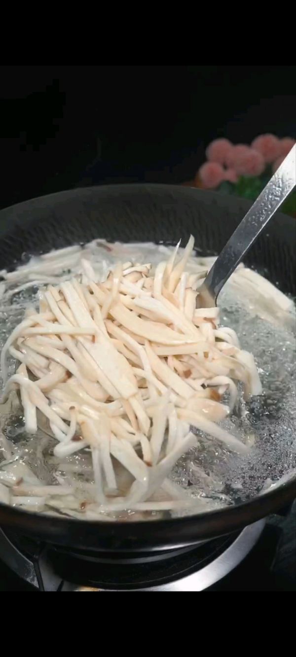 家常杏鲍菇丝炒肉丝