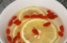 柠檬可以和枸杞一起泡水喝吗