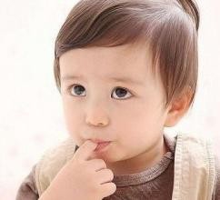 孩子“吃手”上瘾,该怎么办?