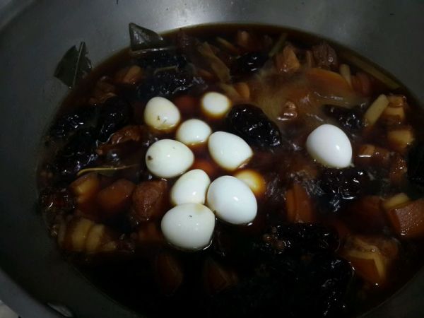 红烧五花肉鹌鹑蛋